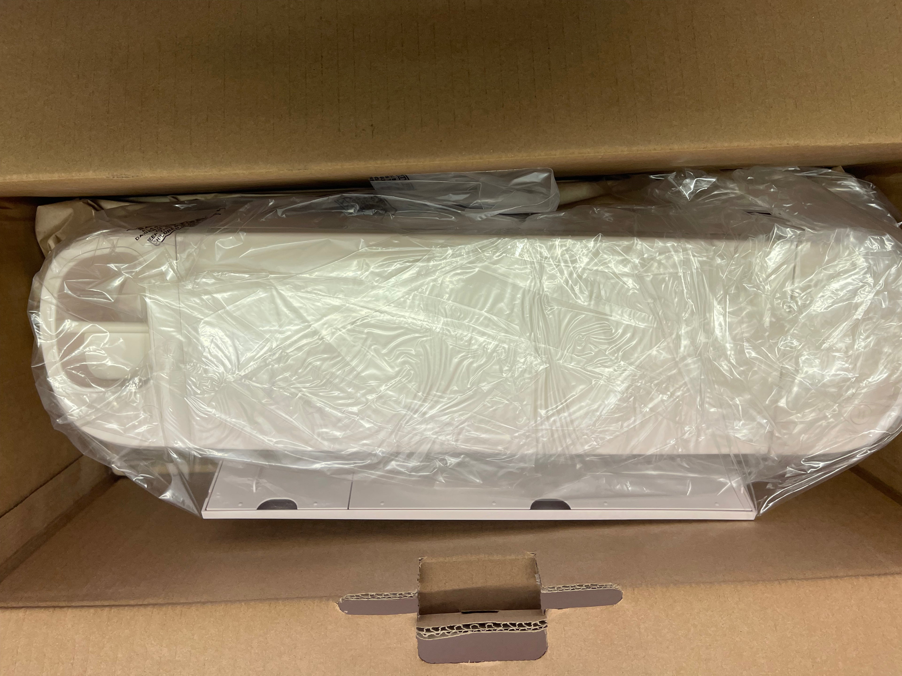 CRICUT EXPLORE 4 DELUXE BUNDLE